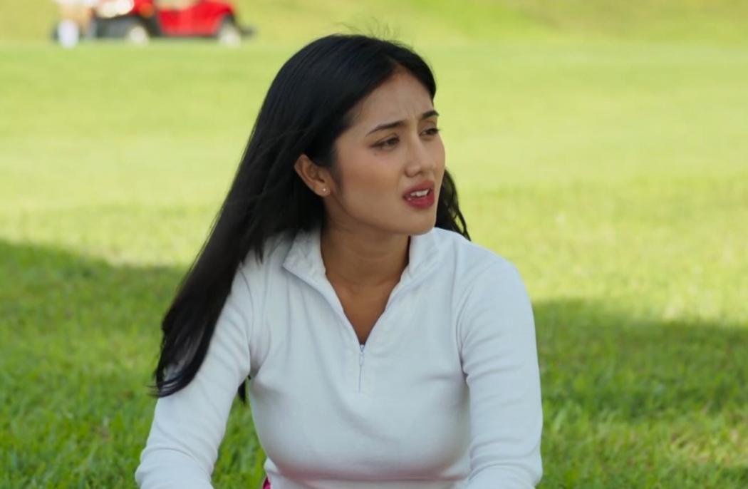 Cerita Zulfa Maharani Tampil Perdana Jadi Caddy Golf dalam Episode Pertama Candy Caddy