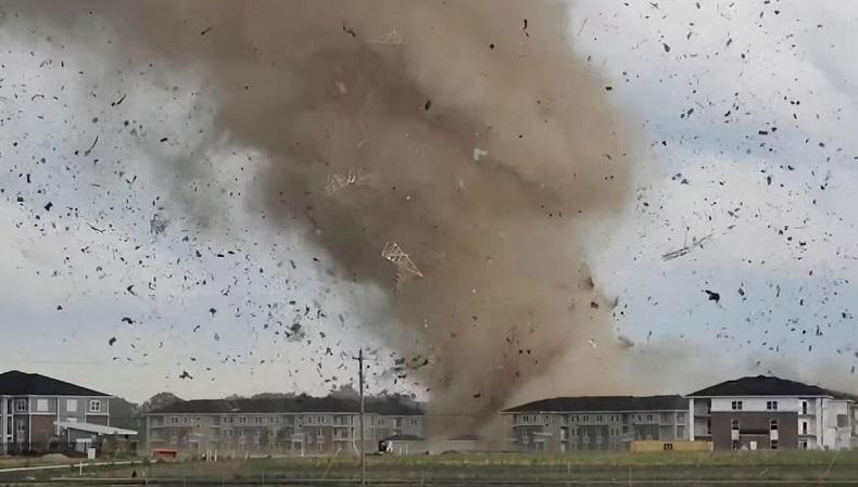 Badai Terjang 2 Negara Bagian di AS, 3 Orang Tewas Puluhan Rumah Rusak