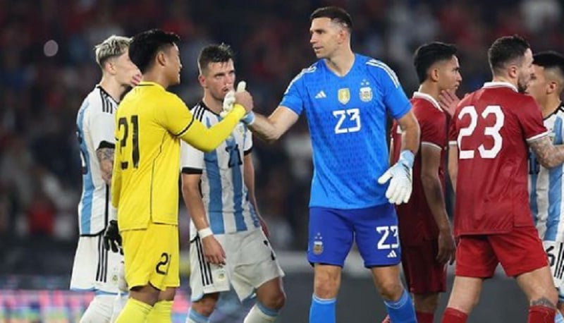 Cerita Kocak Ernando Ari Minta Jersey Emi Martinez: Kiper Indonesia Sempat Merasa Ditipu