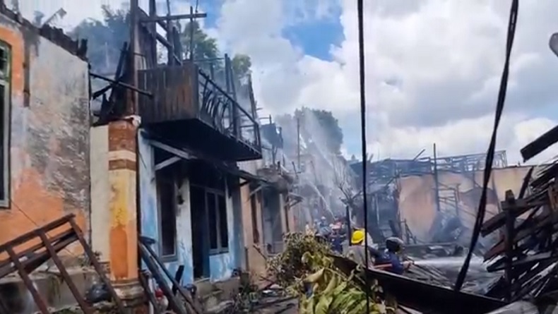 Kebakaran di Permukiman Padat Penduduk Samarinda, 20 Rumah Ludes