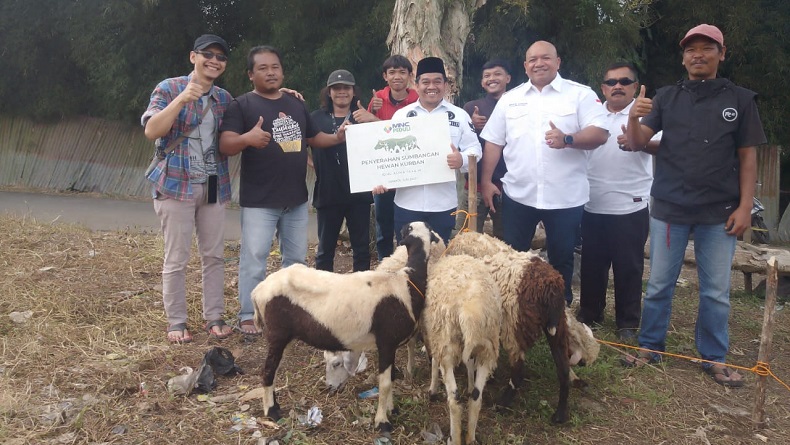 MNC Peduli dan MNC Land Salurkan Hewan Kurban di Cibinong dan Cigombong Bogor