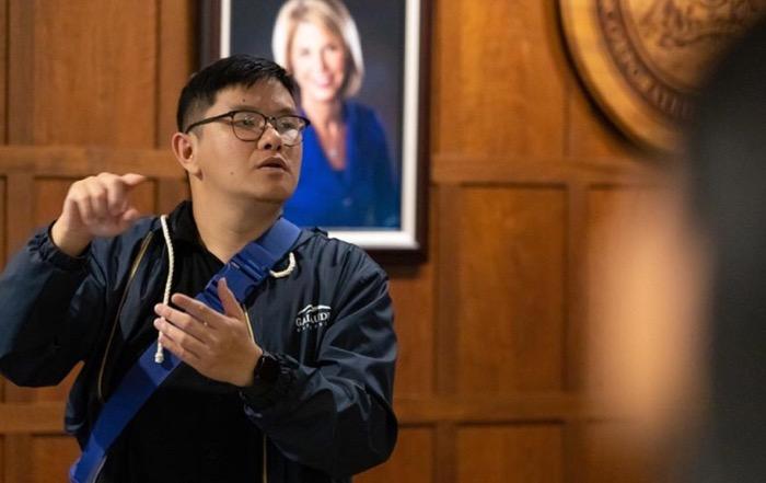 Kisah Inspiratif Penyandang Tuli yang Tuntut Ilmu hingga ke Negeri Paman Sam dengan Beasiswa