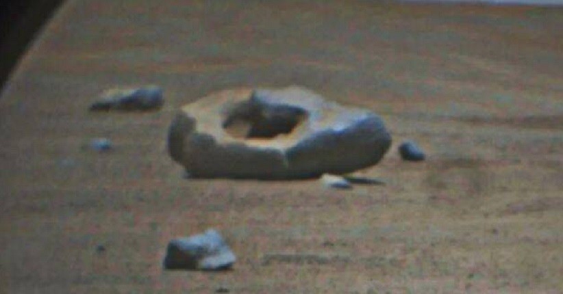 Rover NASA Temukan Batu Aneh di Mars, Punya Lubang di Tengah seperti Donat