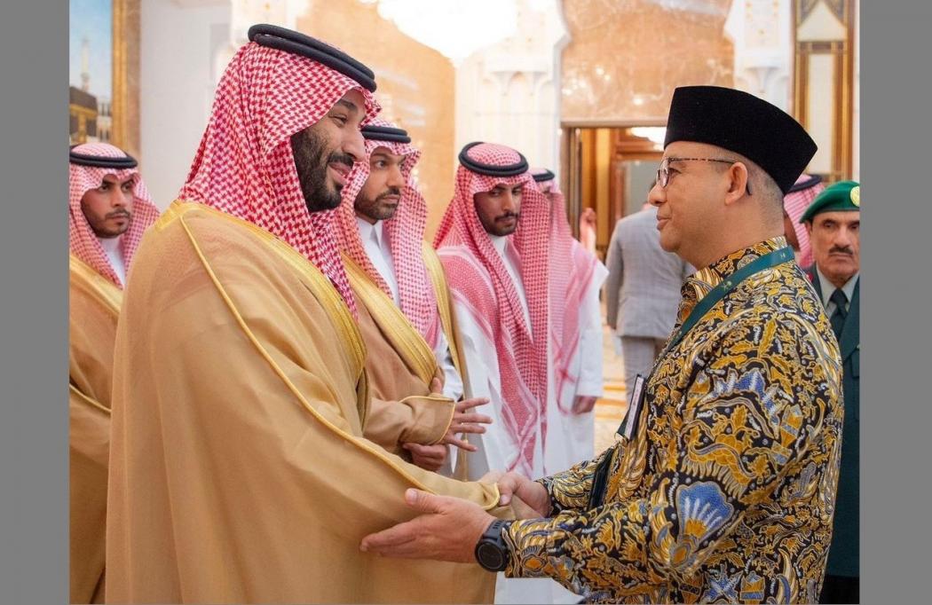 Viral Foto Anies Bersalaman dengan Pangeran MBS di Saudi, Banjir Pujian Netizen