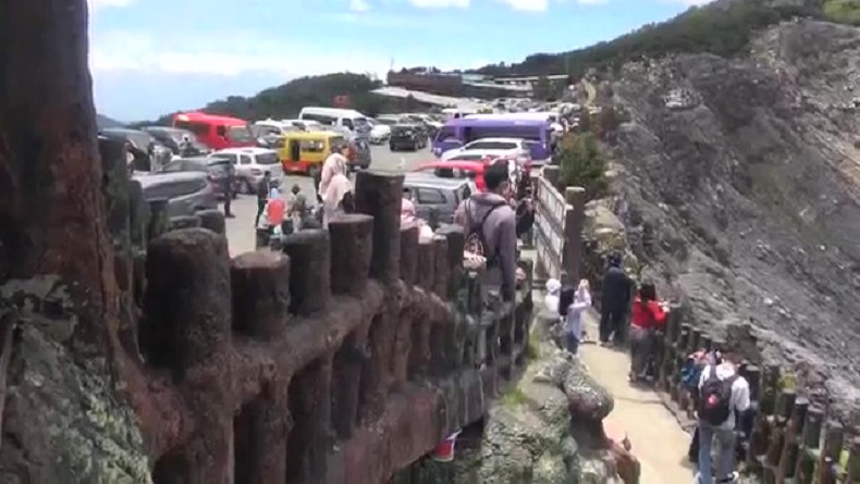Wisatawan Membeludak di Tangkuban Parahu KBB, Banyak Pengunjung Luar Jabar