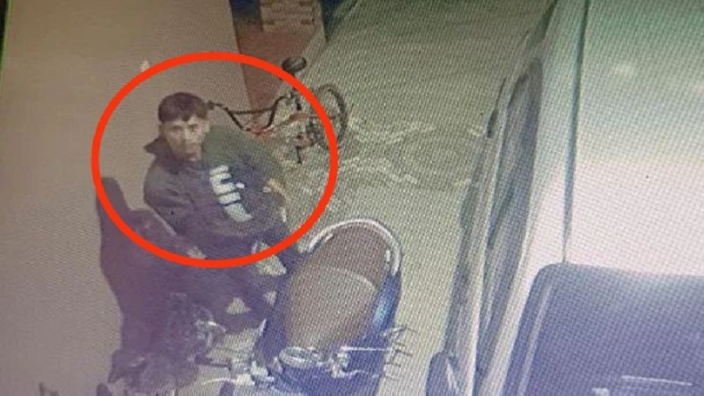 Pencurian Modus Patahkan Setang Motor Terjadi Leuwigoong Garut, Wajah Pelaku Terekam CCTV