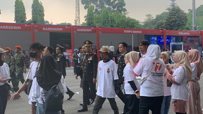 Penampakan GBK Ramai Didatangi Pengunjung di Puncak Hari Bhayangkara