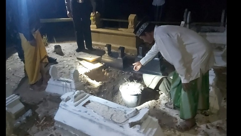 Merinding, Makam Bayi di Sumenep Dibongkar Orang Tak Dikenal, Kepala Ditemukan Dalam Ember
