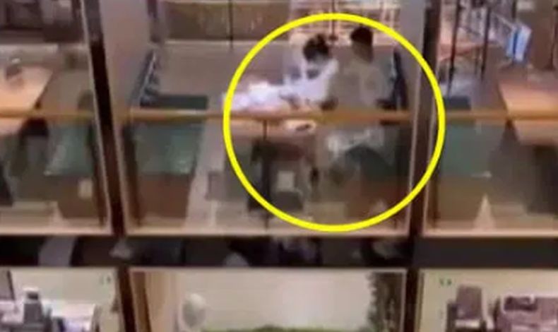 Parah, Pasangan Siswa-Siswi SMA Terekam Berhubungan Intim di Toko Buku