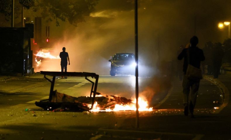 Prancis Rusuh, Presiden Macron Salahkan Video Game dan Platform Medsos