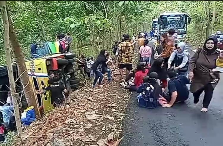Kronologi Bus Trans Jogja Bawa 33 Penumpang Terguling di Gunungkidul, 7 Luka-Luka