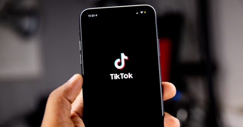 8 Cara FYP di TikTok agar Tersebar Luas dan Makin Populer