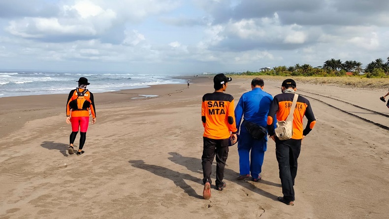 Dua Wisatawan Terseret Arus di Pantai Barat Pangandaran, 1 Orang Selamat 1 Hilang