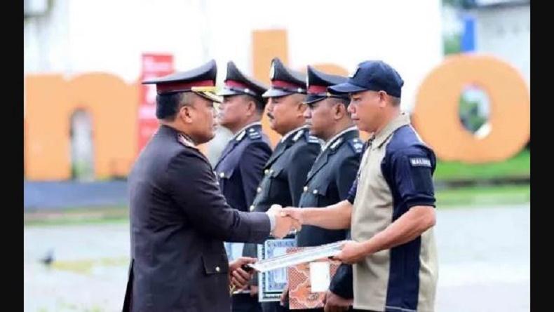 Berprestasi, 34 Personel Polresta Ambon Dapat Penghargaan dari Kapolresta