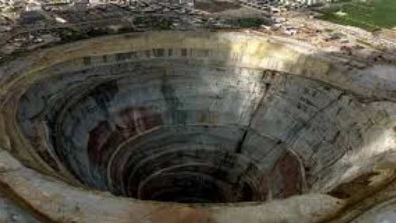 7 Lubang Terdalam yang Pernah Digali Manusia, Nomor 1 Memiliki Kedalaman Mencapai 7,5 Mil