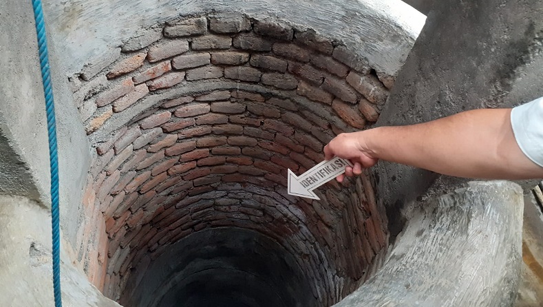 Guru Honorer Jatuh ke Sumur sedalam 15 Meter, Evakuasi Dramatis Pakai Alat Seadanya