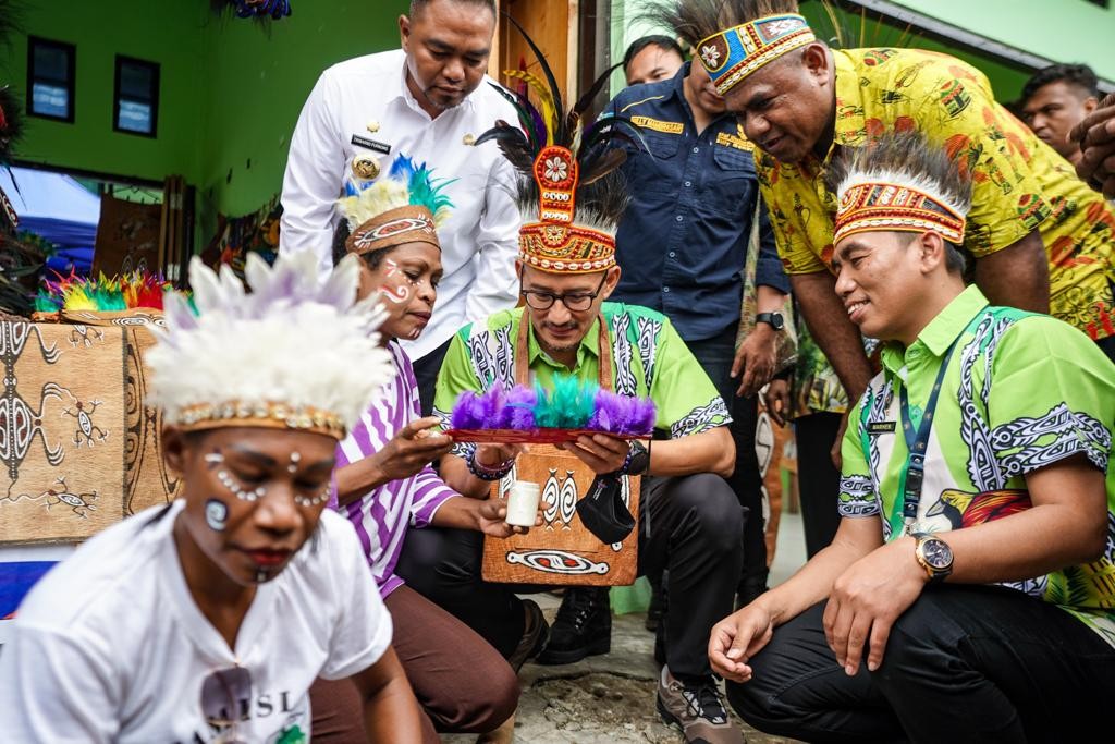 Festival Danau Sentani 2023 Dihadiri Ribuan Pengunjung, Menparekraf: Bangkitkan Ekonomi dan Buka Lapangan Kerja 