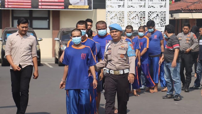 Polisi Tangkap 17 Bandar dan Pengedar Narkoba di Karawang, 1 Tersangka Roboh Ditembak