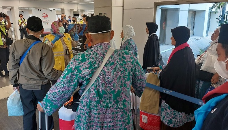Kloter Awal Jemaah Haji Tiba di Indonesia, Keluhkan Sakit Mata hingga Tenggorokan