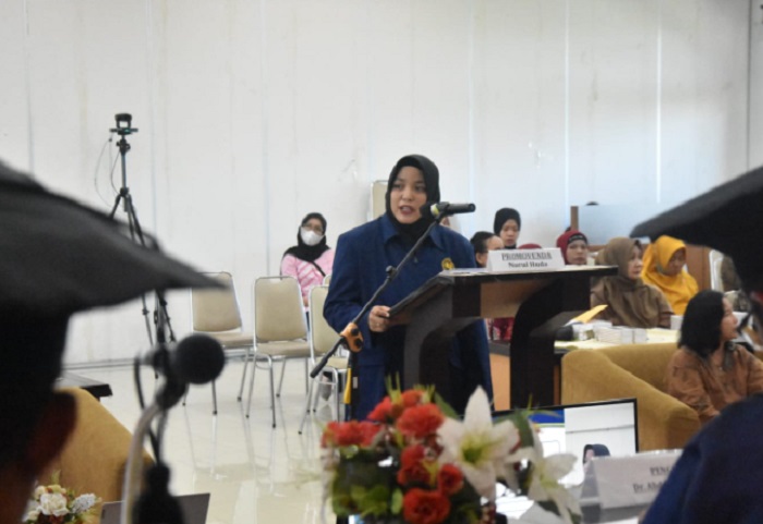 Keren! Ibu Rumah Tangga Ini Raih Gelar Doktor Keolahragaan dengan IPK 4