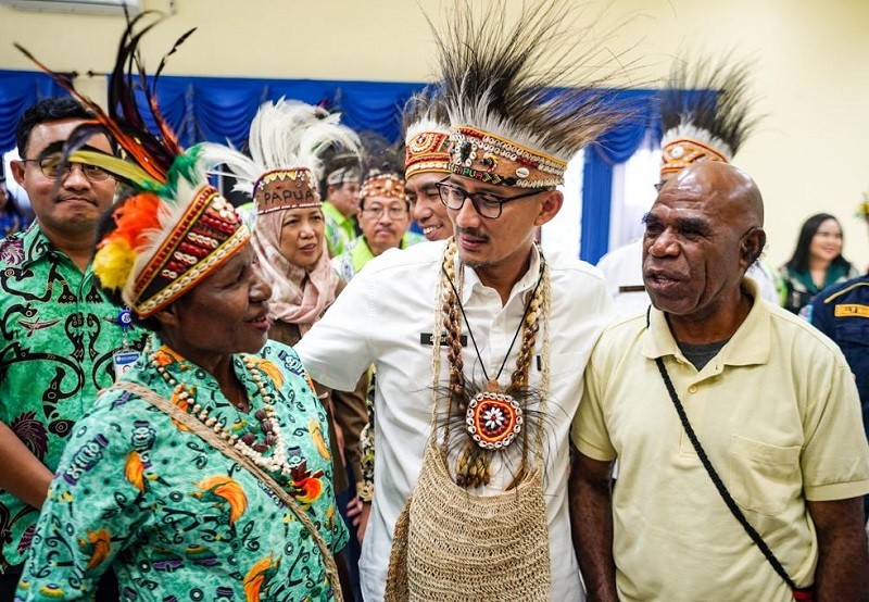 Kemenparekraf Hadirkan Program Beti Dewi di Jayapura, Sandiaga: Dorong Produk Ekraf Papua Naik Kelas