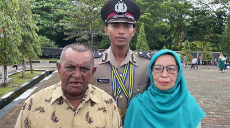 Kisah Inspiratif Relly, Anak Buruh Pelabuhan Jadi Lulusan Terbaik Bintara SPN Polda Maluku