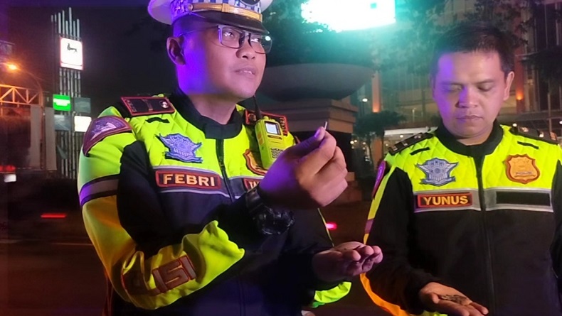Parah, Banyak Ranjau Paku Bertebaran di Jalan Pahlawan Seribu Serpong Tangsel