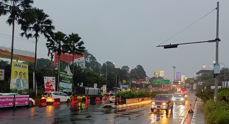 Masih Libur Sekolah, Jalur Puncak Terpantau Padat Malam Ini