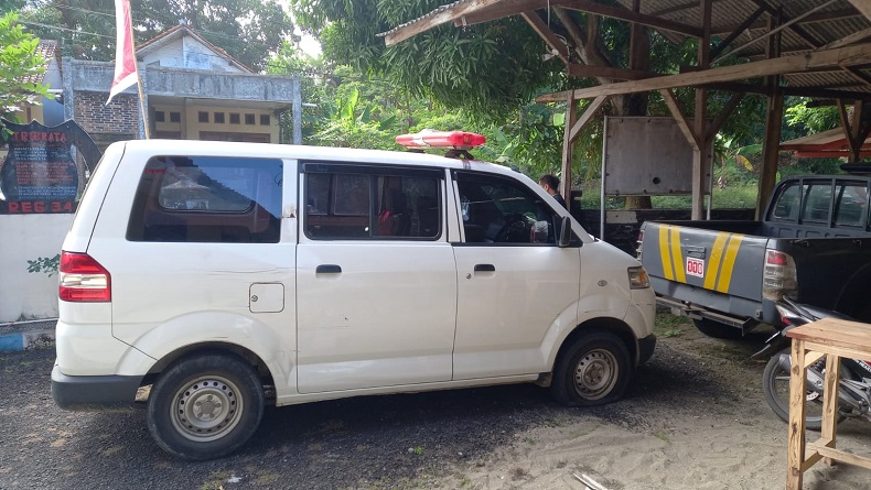 Terlalu, Oknum Kades Digerebek Selingkuh dengan Istri Orang, Tinggalkan Ambulans Desa di Hotel