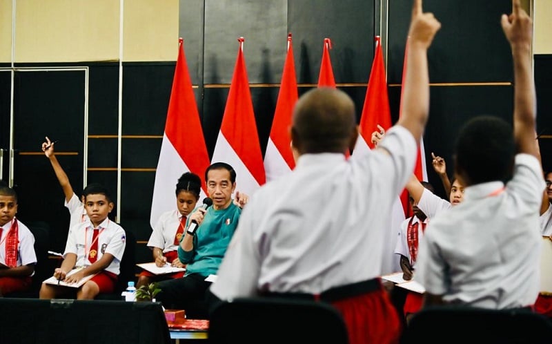 Gelar Kuis Matematika Berhadiah Sepeda, Presiden Jokowi: Anak Papua Pintar-Pintar