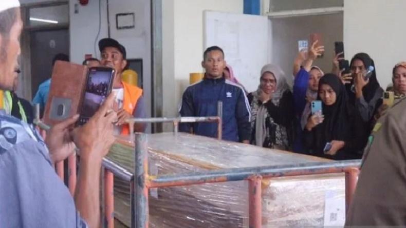 Jenazah Jamaludin Rolobessy, Mahasiswa yang Meninggal di Rusia Tiba di Maluku Tengah