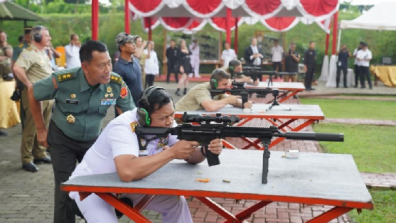 Momen Panglima Angkatan Bersenjata Australia Terpukau Kecanggihan Alutsista Buatan Pindad