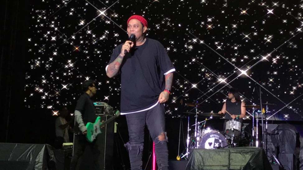 Diguyur Hujan, Pengunjung Boardang Boarding Fest 2023 Tetap Setia Menggalau Bersama Virgoun CS