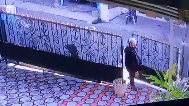 Terekam CCTV 2 Pria Satroni Rumah Kosong di Sumedang, Gasak Perhiasan Rp200 Juta 