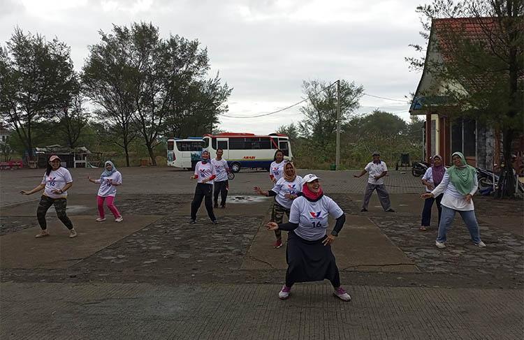 Kampanyekan Hidup Sehat, DPD Perindo Bantul Gelar Senam Kebugaran di Laguna Pantai Depok