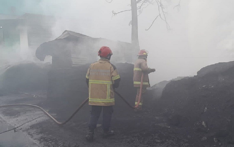 Kebakaran di Lapak Pemulung Bekasi, Satu Unit Mobil Pemadam Dikerahkan