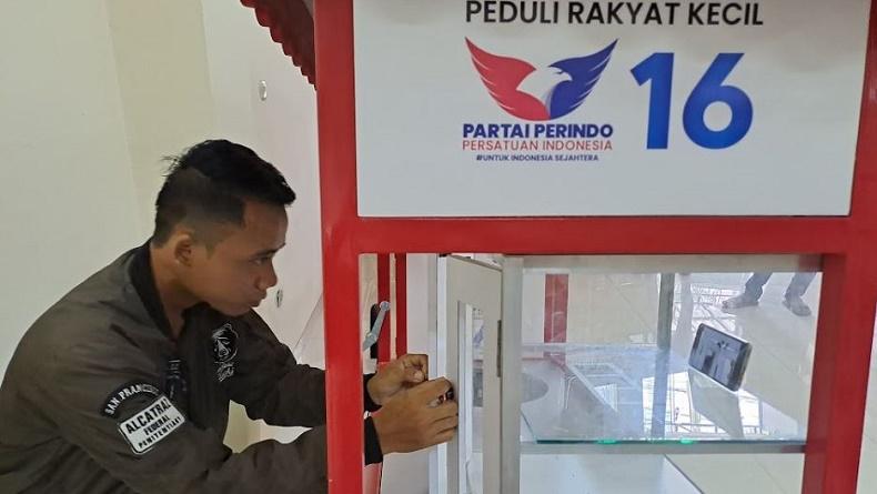 Dapat Gerobak Gratis Partai Perindo, Pedagang Mi Bakso di Semarang Kini Bisa Jualan Keliling