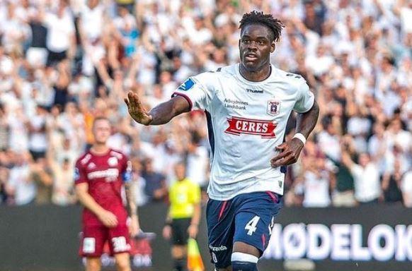 Mantap! Inter Milan Punya Tembok Lini Belakang Berusia 22 Tahun