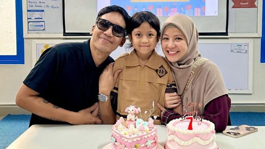 Desta dan Natasha Rizky Kompak Rayakan Ulang Tahun Anak Kedua Usai Cerai, Netizen: Masih Serasi
