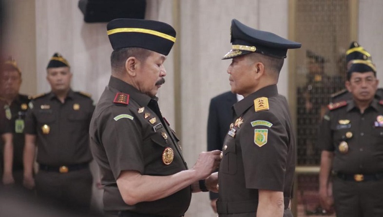 Jaksa Agung Lantik Mayjen TNI Wahyoedho Indrajit Jadi Jampidmil