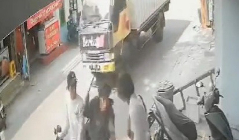 Ngeri, Begal Bercelurit Rampas HP Warga Koja di Siang Bolong