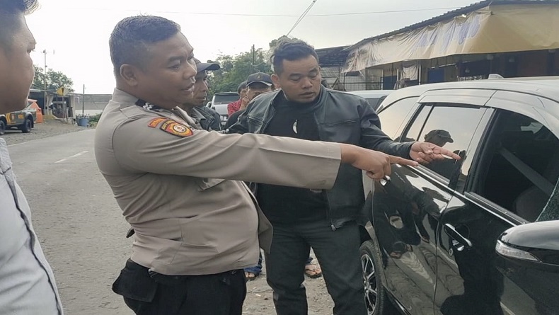 Modus Pecah Kaca, Maling Gasak Uang Rp150 Juta dari Mobil Kades Girimukti Cianjur