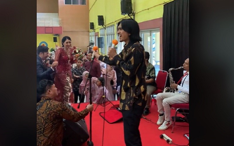 Viral Sheila on 7 Manggung di Pernikahan bak Wedding Rasa Konser