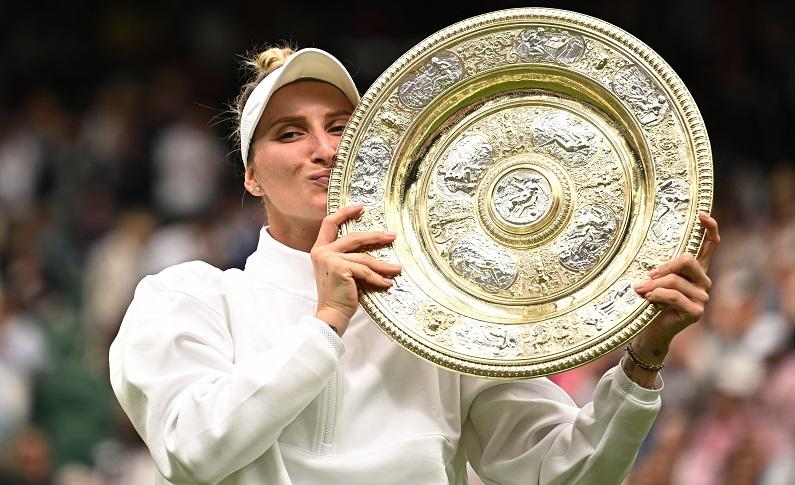 Sejarah! Marketa Vondrousova Juara Wimbledon 2023 usai Libas Ons Jabeur