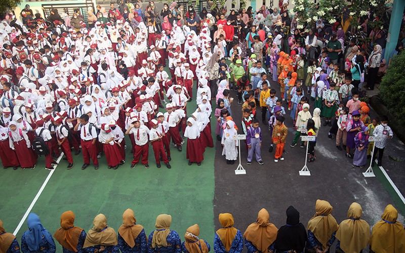 Warga Pindah KK di DKI Melonjak Jelang Tahun Ajaran Baru, Diduga terkait Zonasi Sekolah