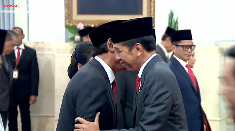 Momen Presiden Jokowi Salami Menteri dan Wamen Baru usai Dilantik