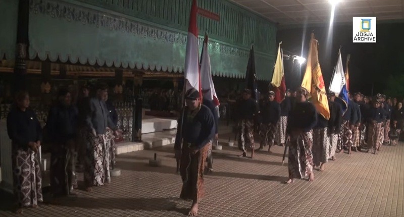 Mengintip Suasana Perkampungan di Indonesia saat Malam Satu Suro, Punya Tradisi Unik dan Sakral