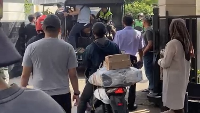 Pakai Pistol Mainan, 3 Pencuri Motor Diamuk Warga di Radio Dalam Jaksel