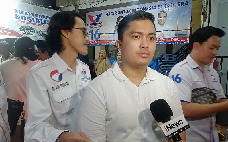 Bacaleg Partai Perindo Diska Resha Putra Perkenalkan Diri ke Warga RW 02 Manggarai