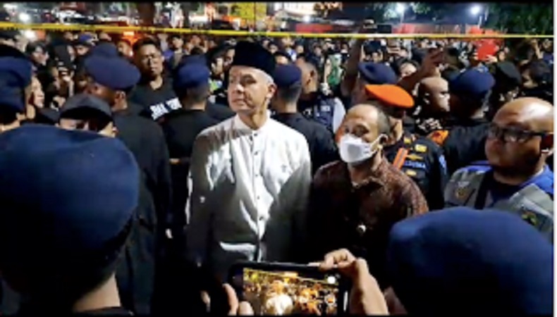 Ganjar Pranowo Tinjau Lokasi Kecelakaan KA Brantas vs Truk, Minta Masyarakat Tak Mendekat